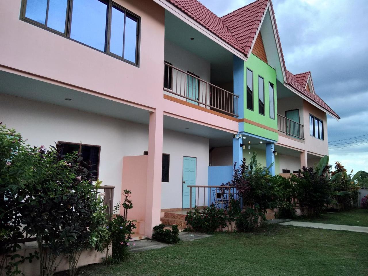 Peace Pool Resort Khun Han Exterior photo